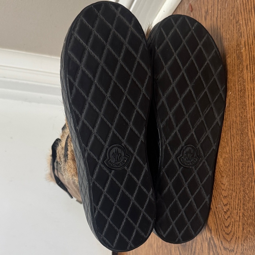Moncler Zoelie Brown Suede and Fur Winter Boots $1100 - Picture 9 of 11